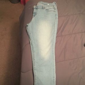 Old Navy mid rise super skinny jeans
